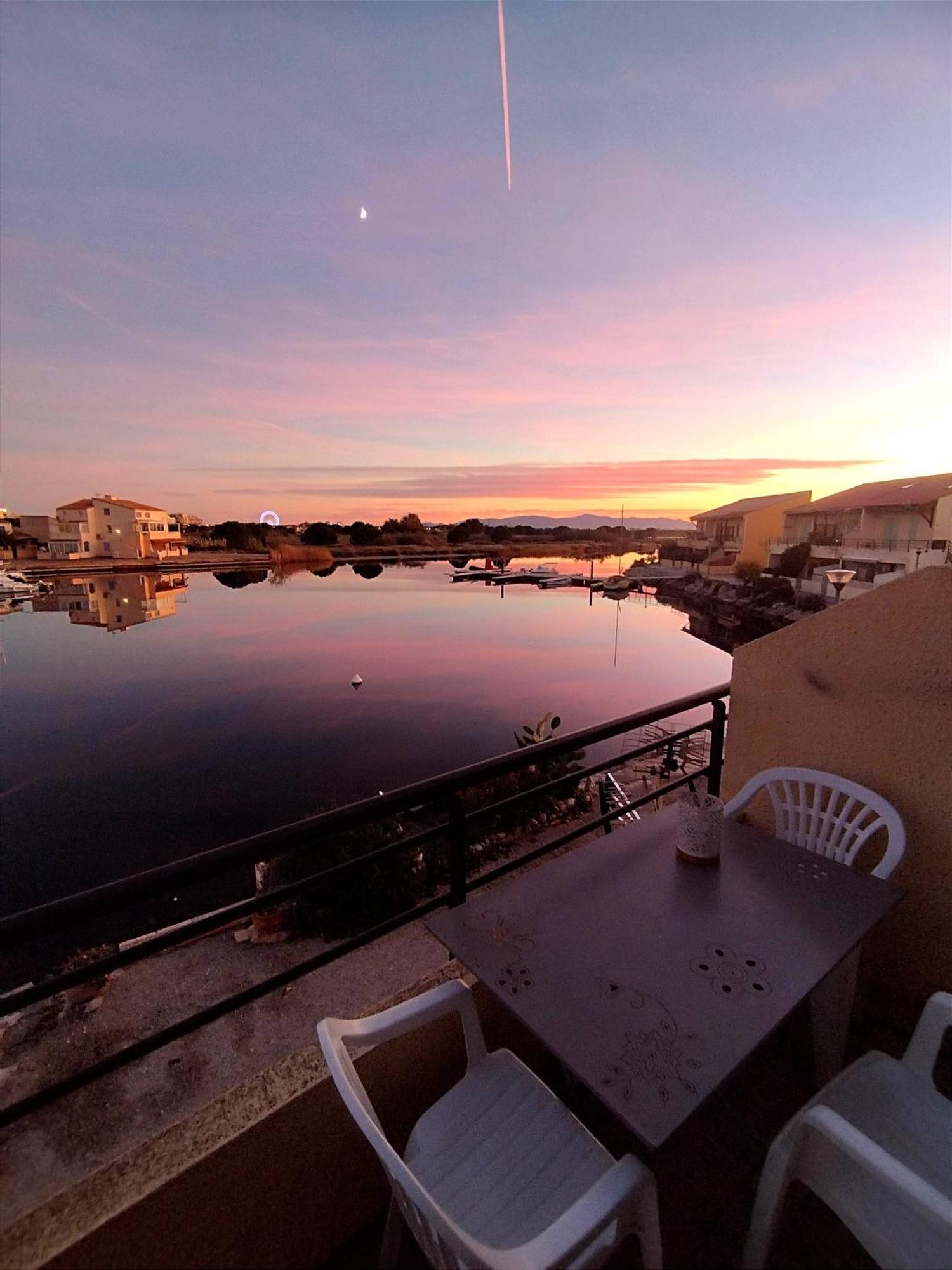 Appartement Coup De Coeur Les Pieds Dans L'Eau 르발카레스 외부 사진